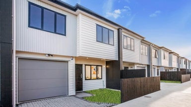 3/2 Cornwall Road, Mangere, Auckland - Carousel 1