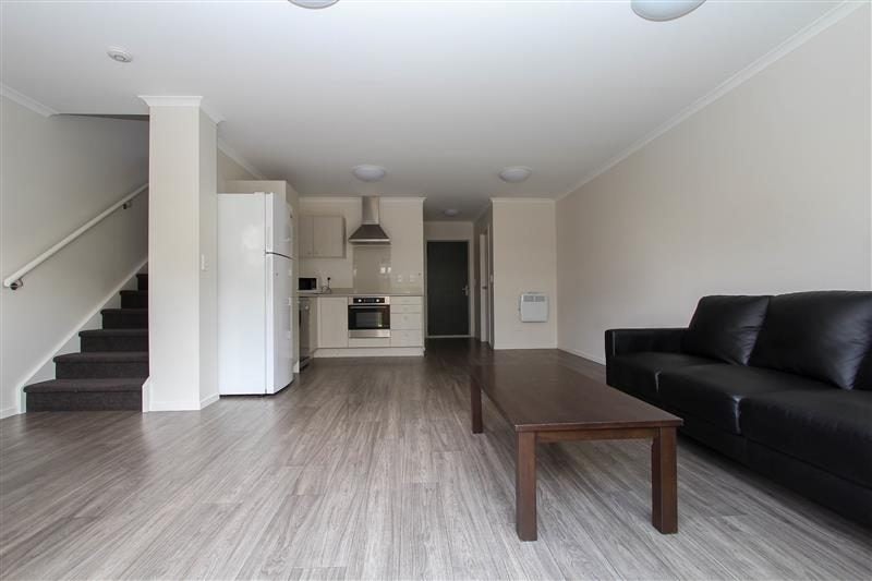 12 Chiefs Court, Hamilton East, Hamilton - Carousel 1