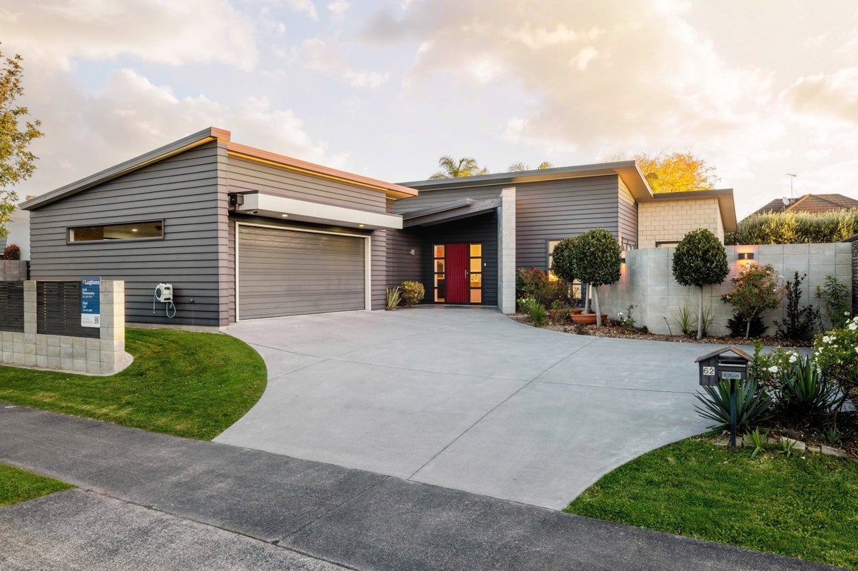 62 Palliser Drive, Huntington, Hamilton - Carousel 1