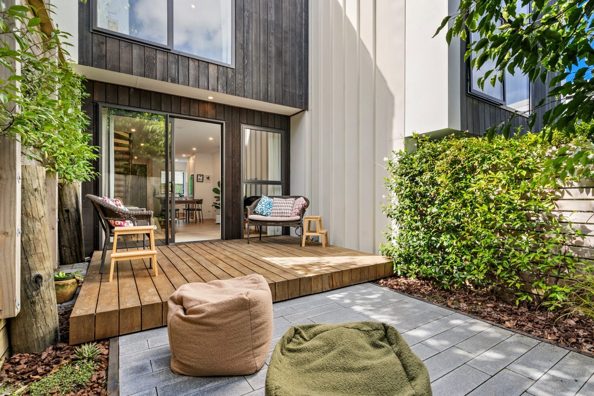 15/78 Orakei Road, Remuera, Auckland - Carousel 1