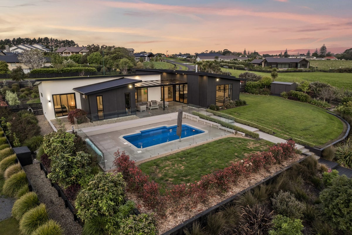 20 Capriole Crescent, Papakura - Carousel 1