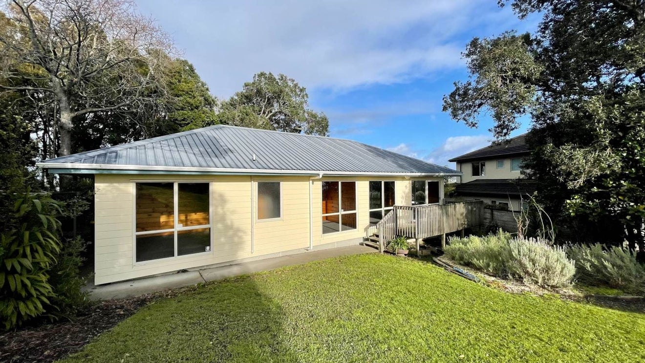 26 Cliff Road, Torbay, Auckland - Carousel 1