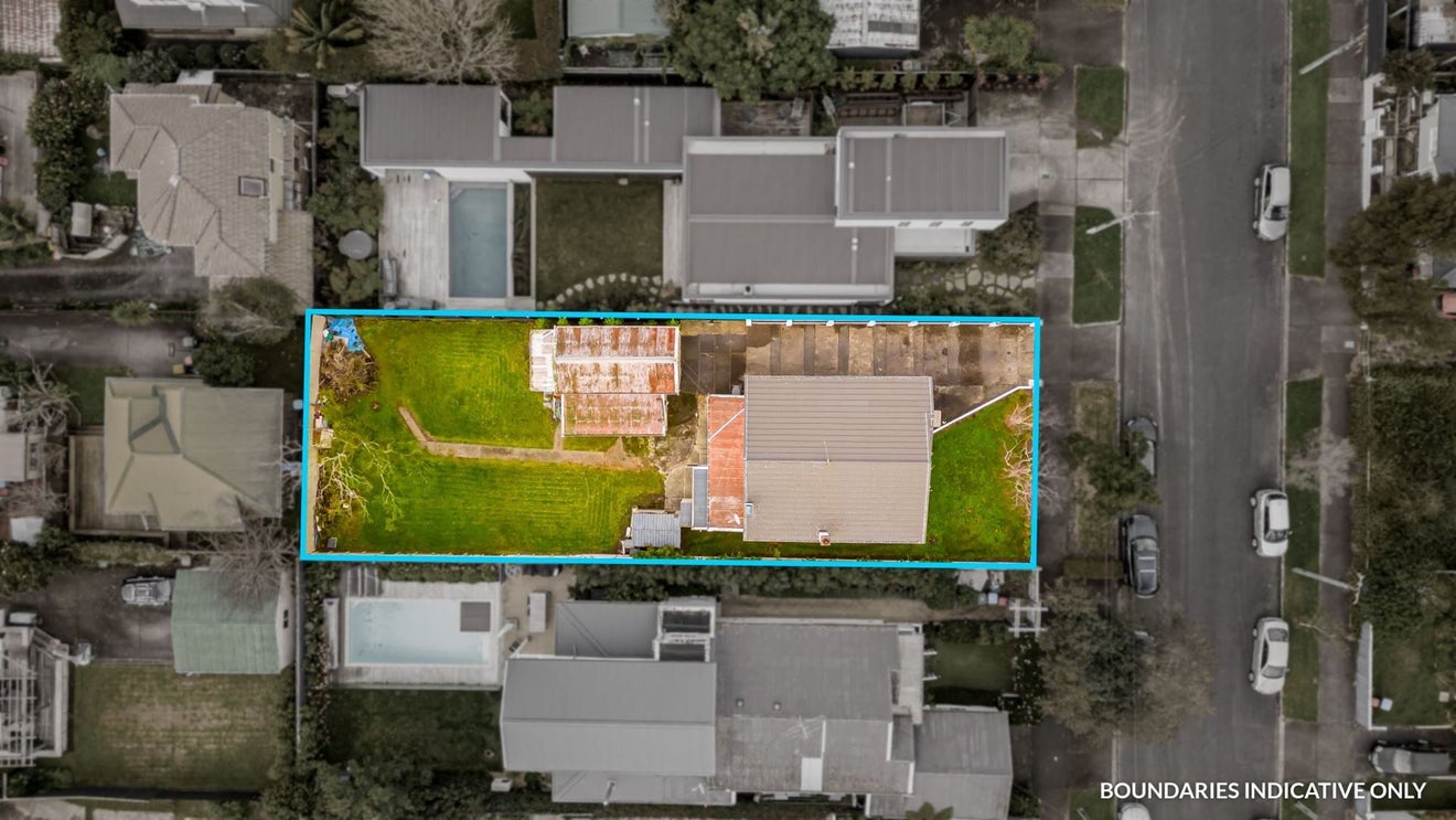 20 Johnstone Street, Point Chevalier, Auckland - Carousel 2