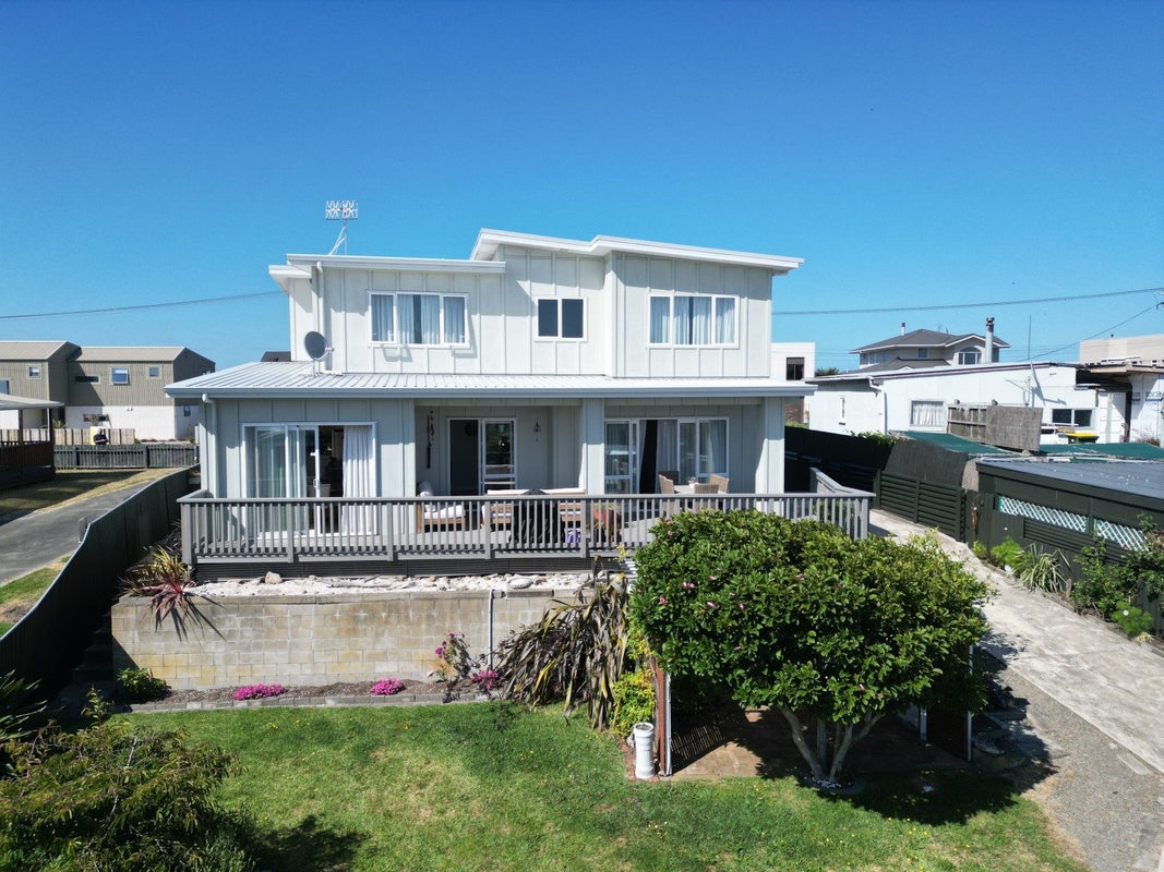 9 Roore Street, Foxton Beach, Foxton - Carousel 37