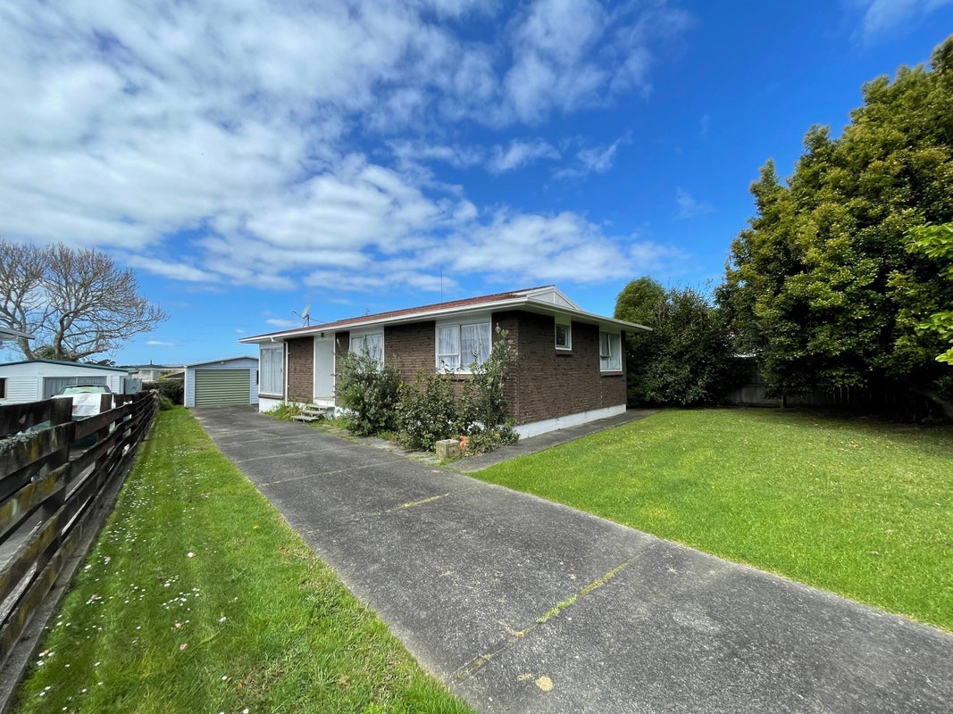23 Pipitea Place, Massey, Auckland - Carousel 2