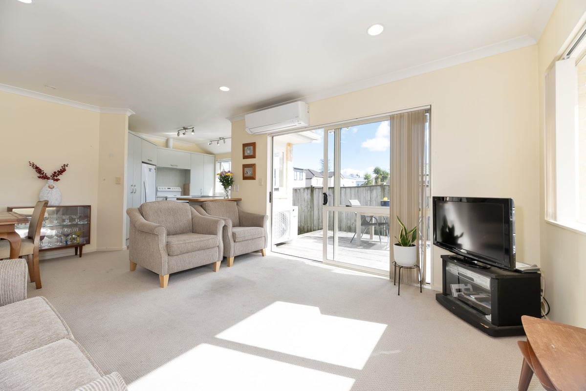 121A Moore Street, Howick, Auckland - Carousel 2