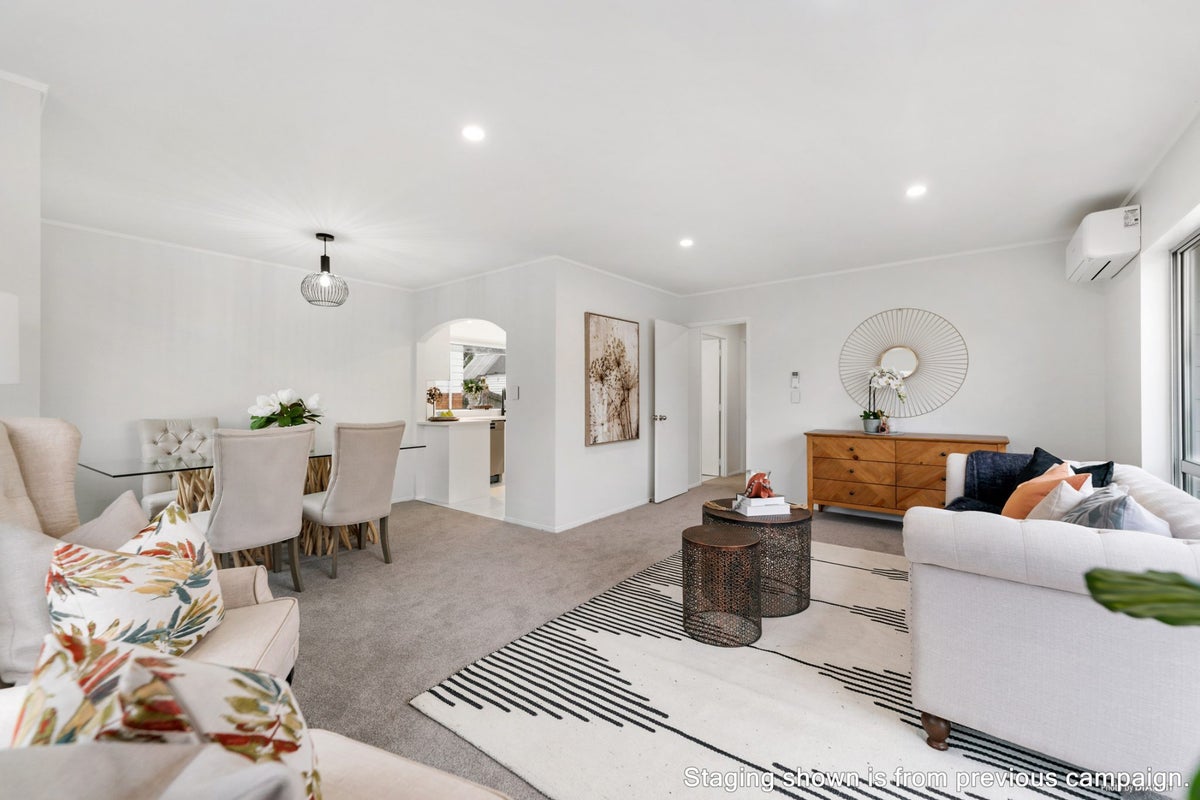 1/9 Delisle Place, Windsor Park, Auckland - Carousel 2