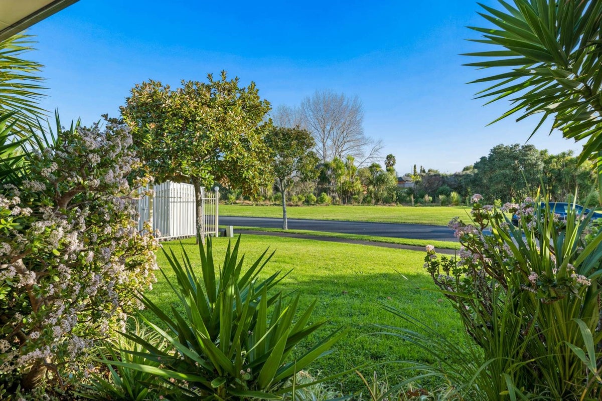 42 Medvale Avenue, Flat Bush, Auckland - Carousel 28