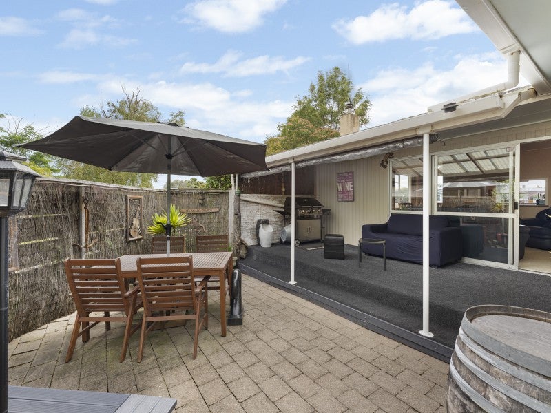 15 Rennie Avenue, Milson, Palmerston North - Carousel 1