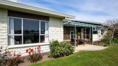 9A Totara Place, Redwoodtown, Blenheim - Carousel 1