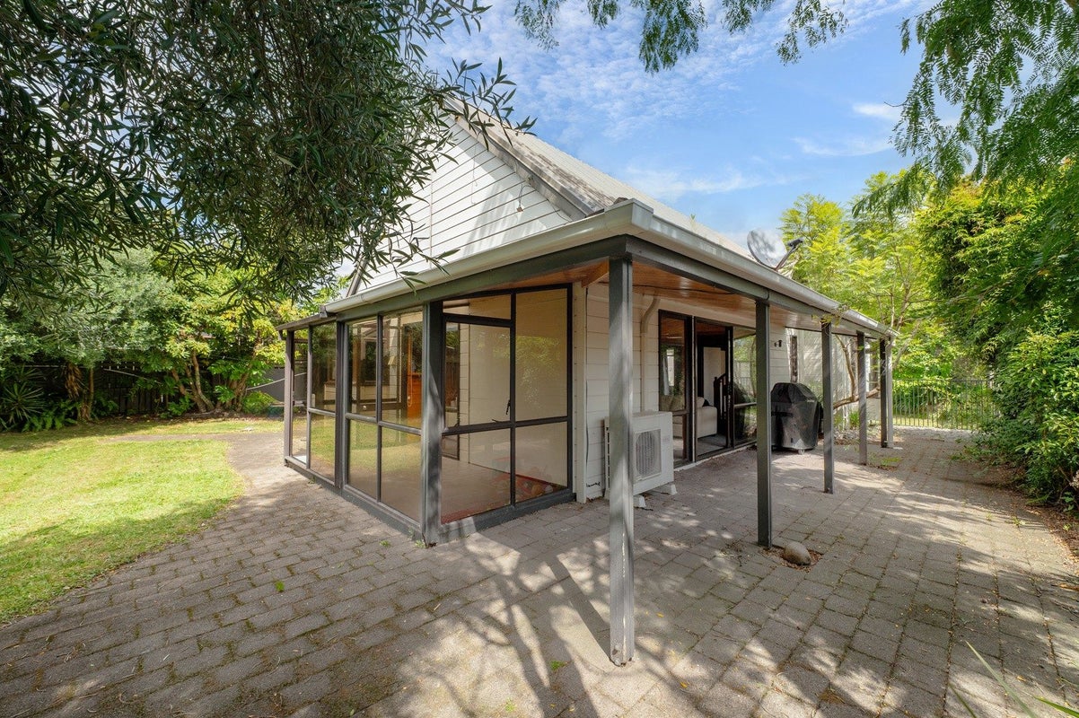 6 Iles Road, Lynmore, Rotorua - Carousel 17