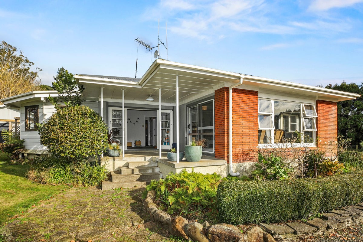 898 Ormsby Road, Puketotara, Pirongia - Carousel 2
