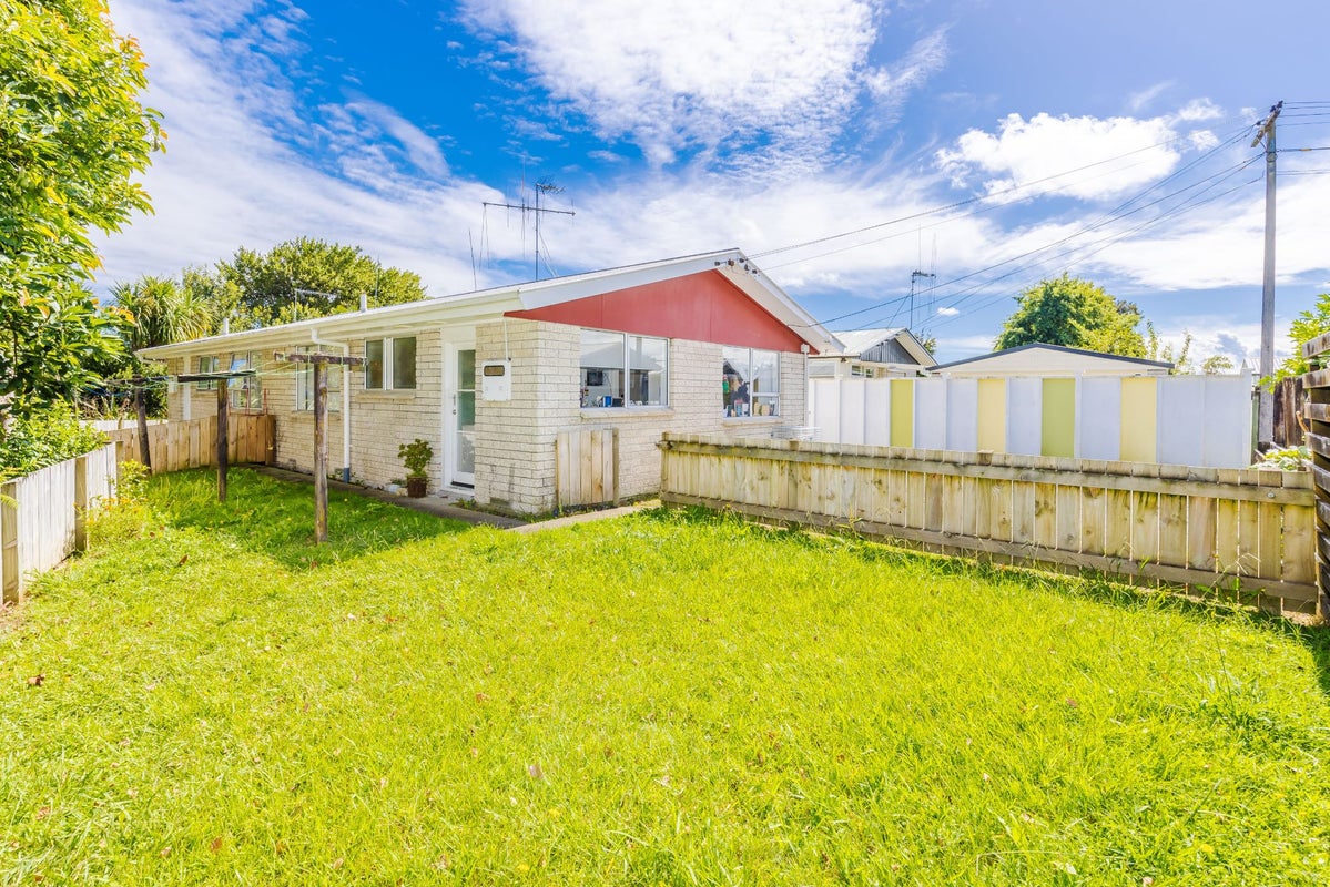 31B Lewis Street, Glenview, Hamilton - Carousel 2