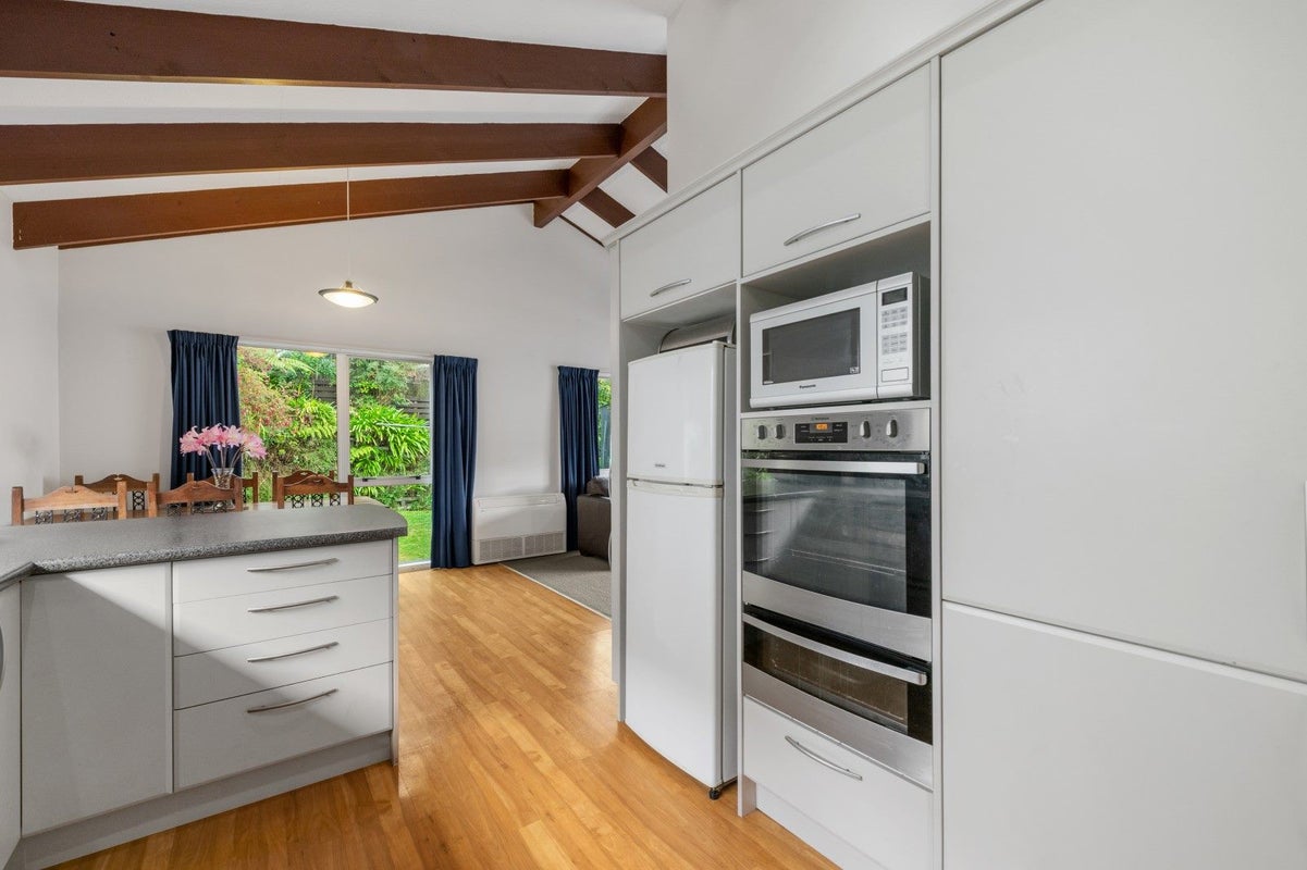 80 Field Street, Silverstream, Upper Hutt - Carousel 2
