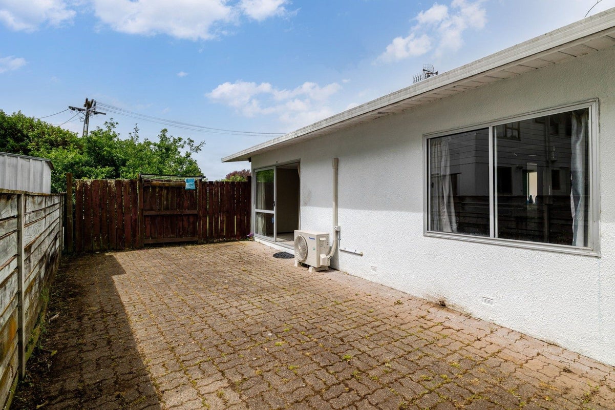4A Kent Crescent, Awapuni, Palmerston North - Carousel 10