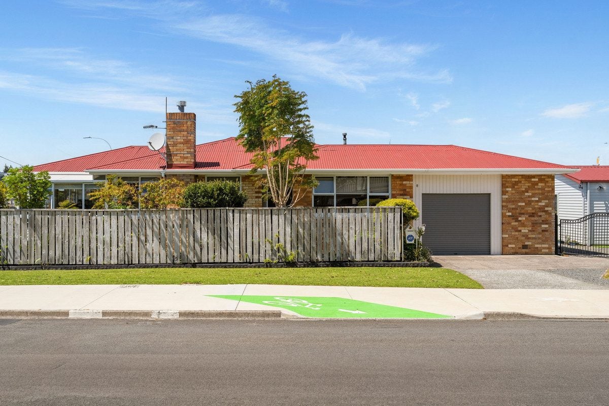 2 Rimu Street, Gate Pa, Tauranga, Bay Of Plenty - Carousel 1