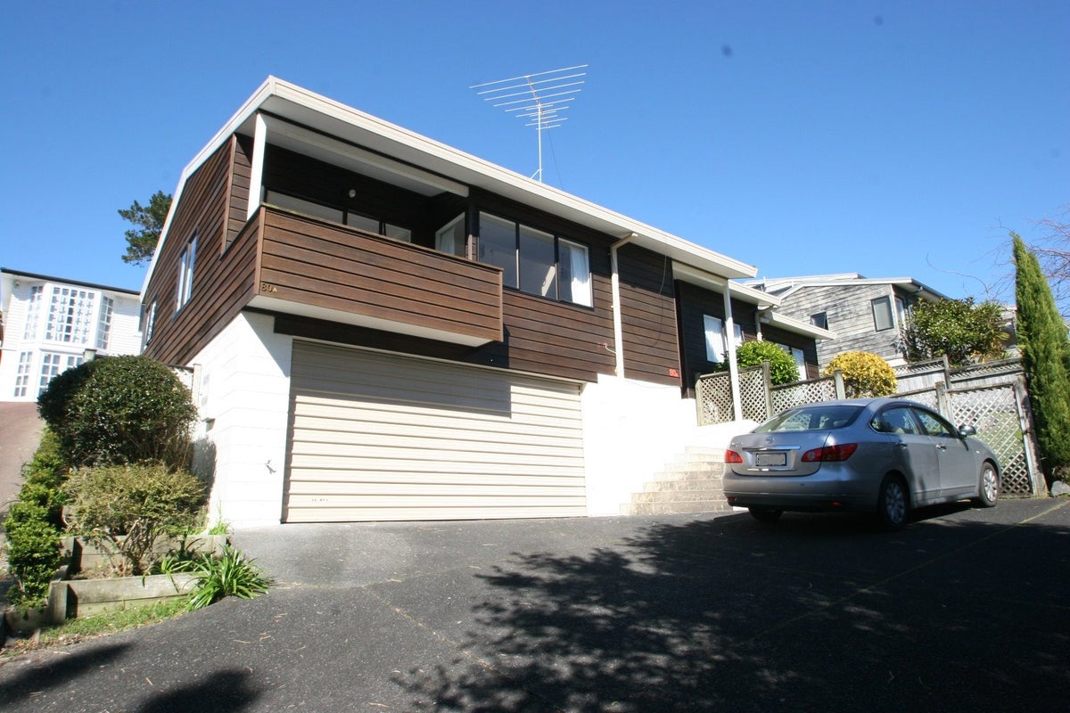 1/80 Saddleback Rise, Murrays Bay, Auckland - Carousel 1