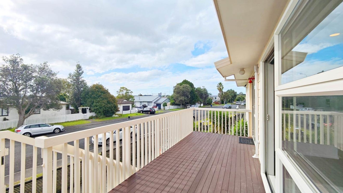 1/44 Barbados Drive, Unsworth Heights, Auckland - Carousel 2