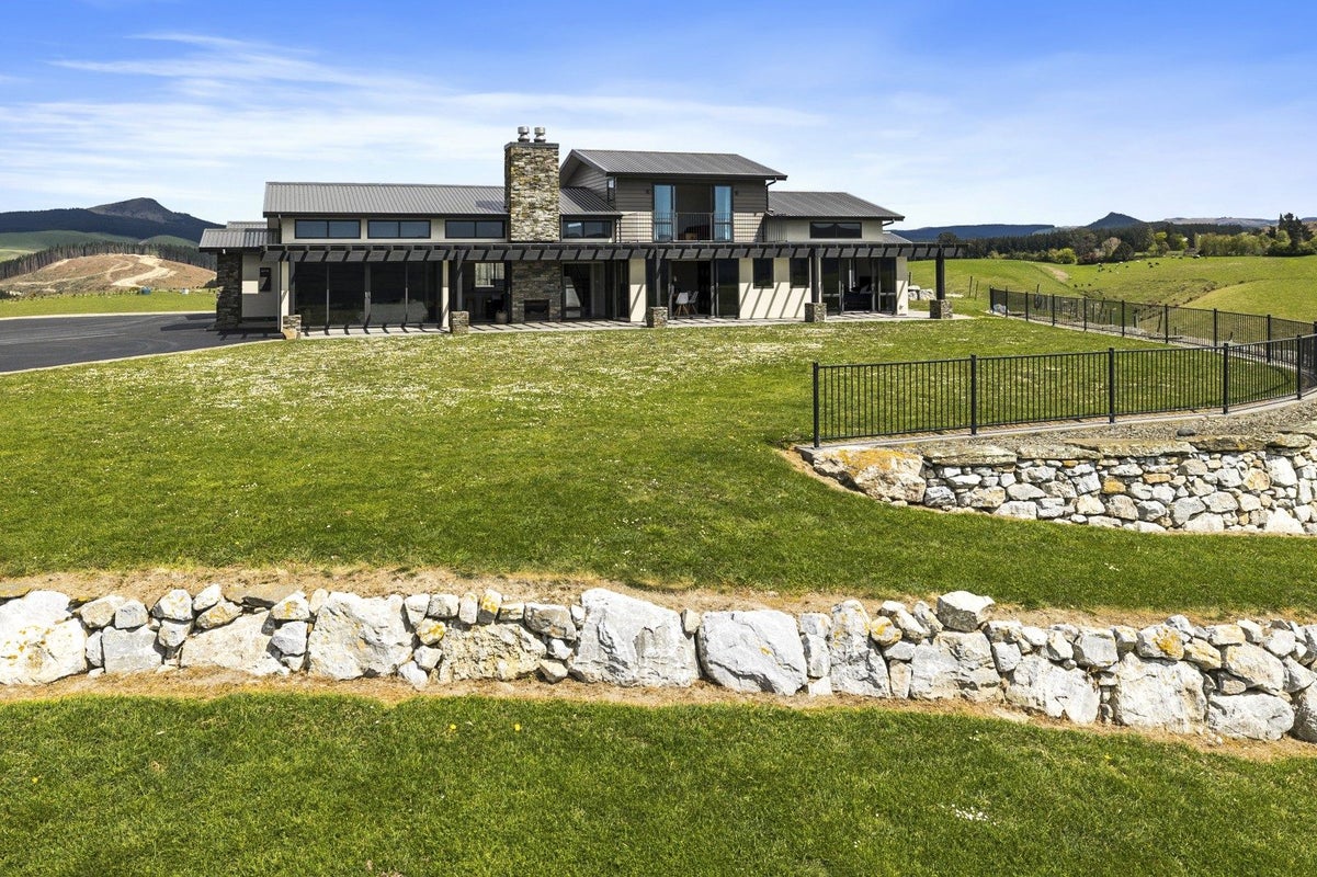 220 Peak Road, Helensville - Carousel 2