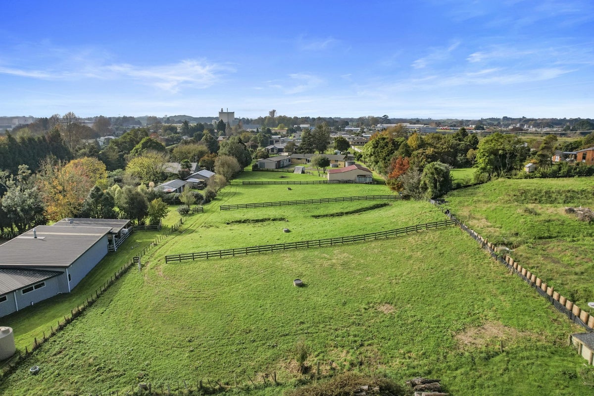 9 Law Crescent, Horotiu - Carousel 17