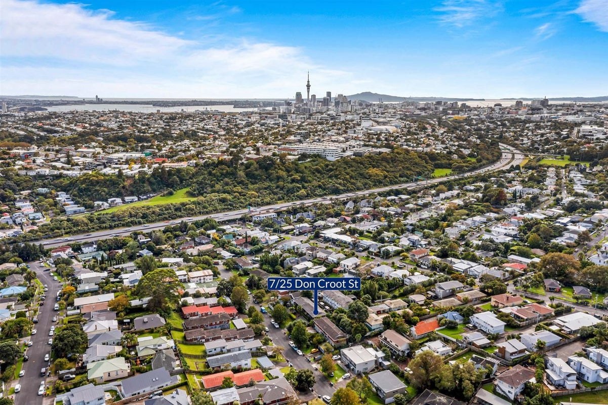 7/25 Don Croot Street, Western Springs, Auckland - Carousel 17