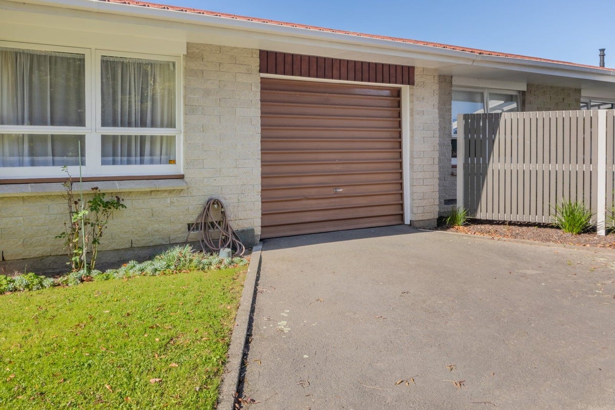 1/1 Peddie Street, TARADALE, NAPIER - Carousel 17