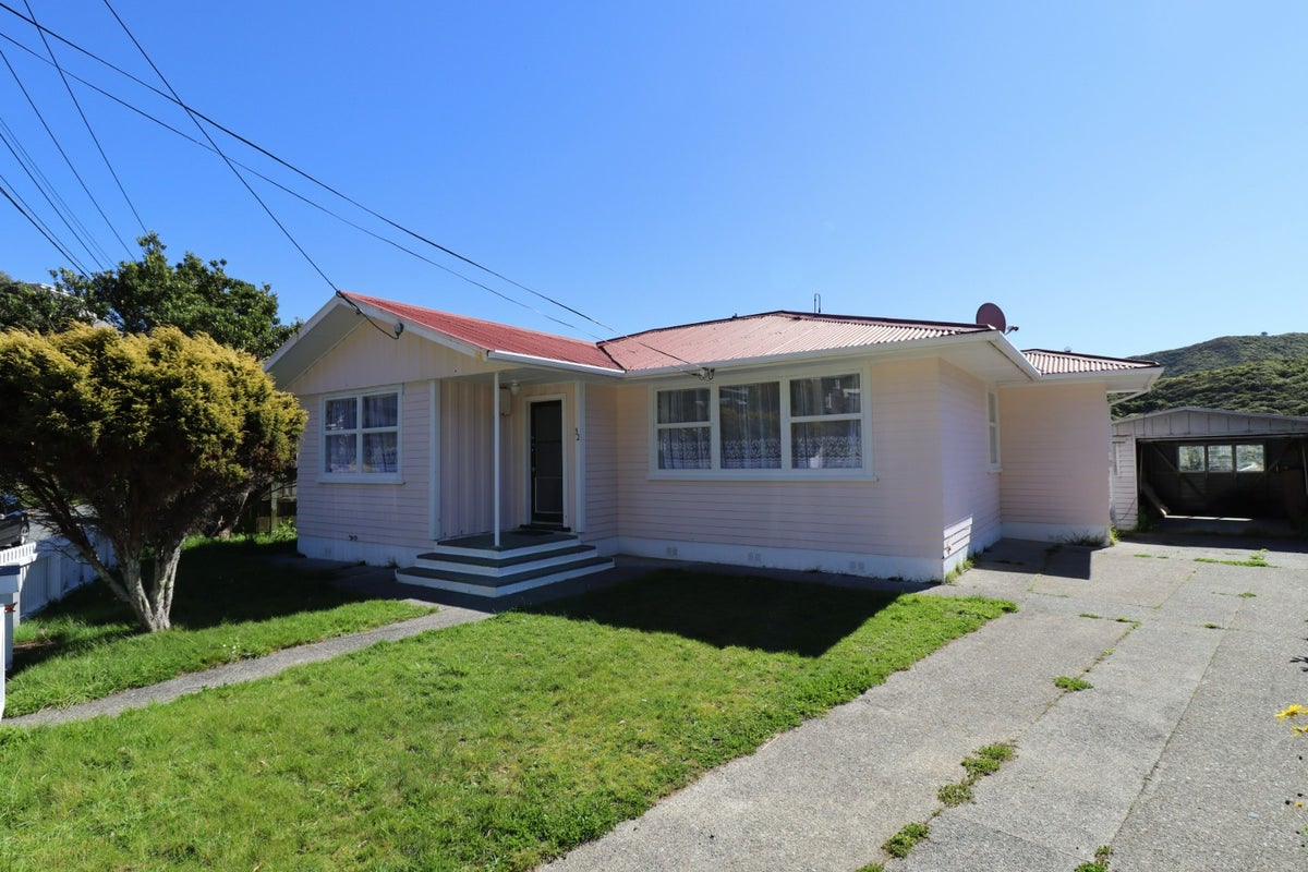 32 Montreal Grove, Kingston, Wellington - Carousel 1