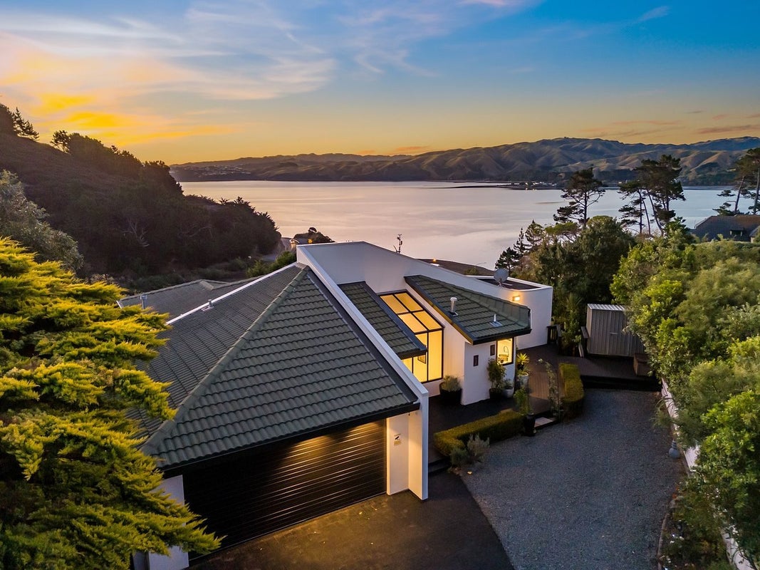 50 Molyneux Close, Whitby, Porirua - Carousel 2