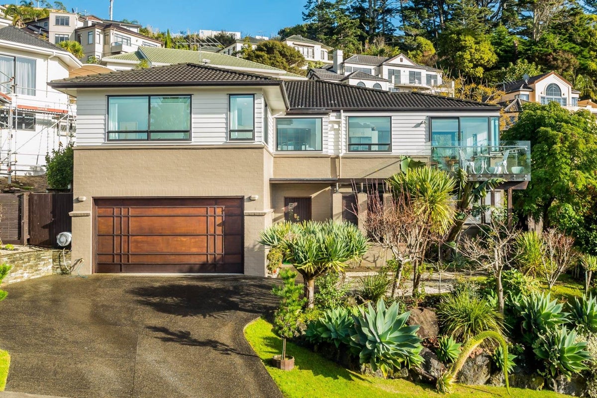 61 Penguin Drive, Murrays Bay, Auckland - Carousel 1