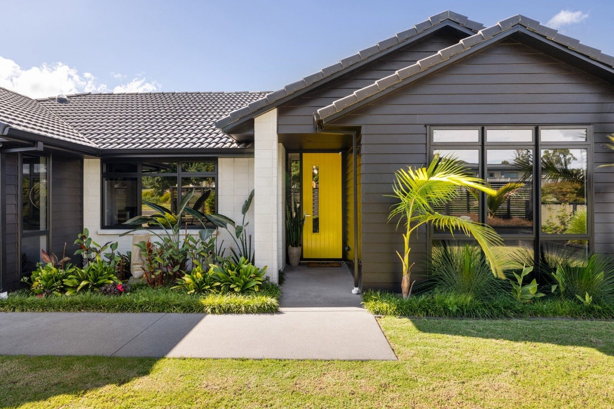 168 Rowesdale Drive, Ohauiti - Carousel 2