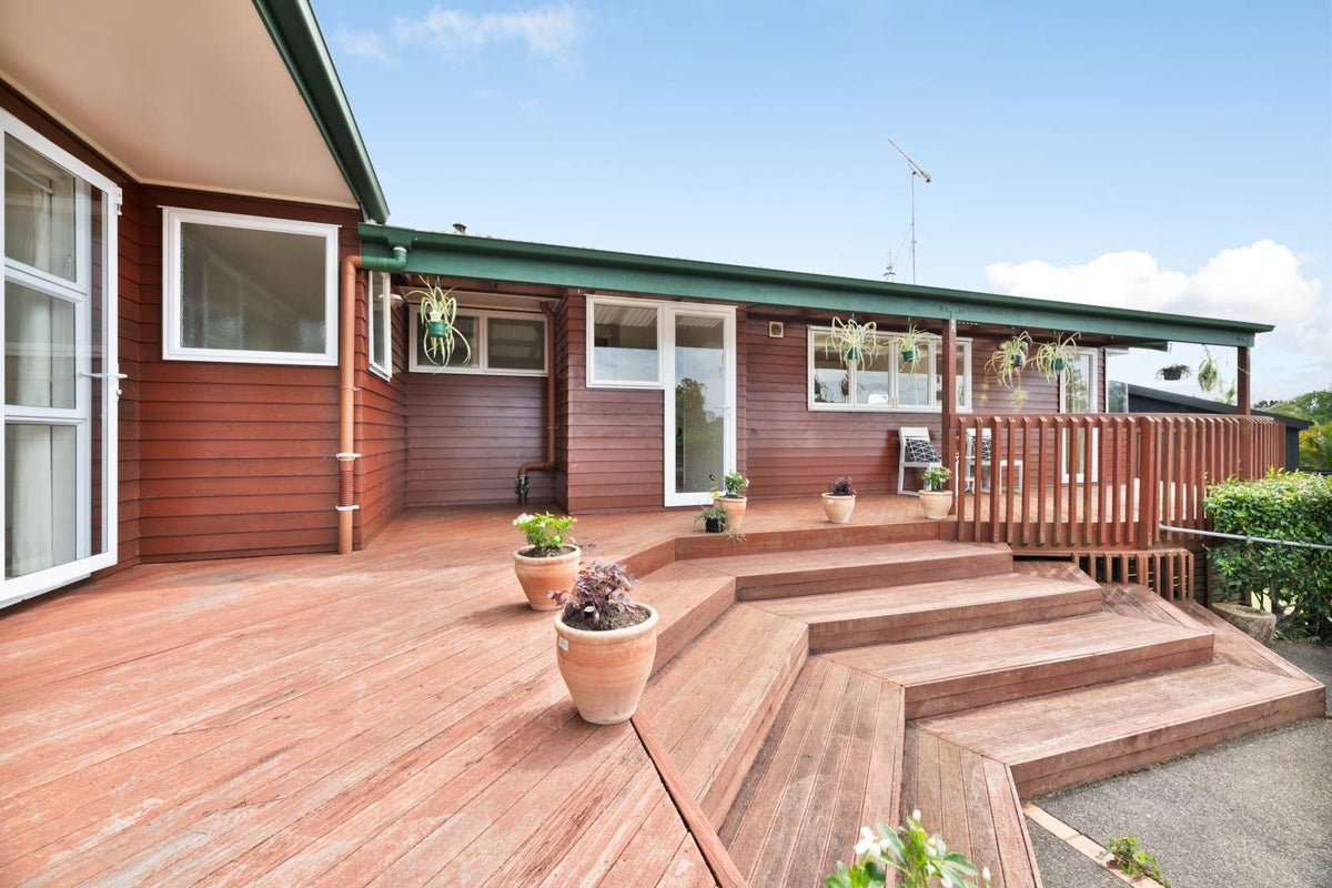 14 Linley Place, Hillcrest, Auckland - Carousel 2