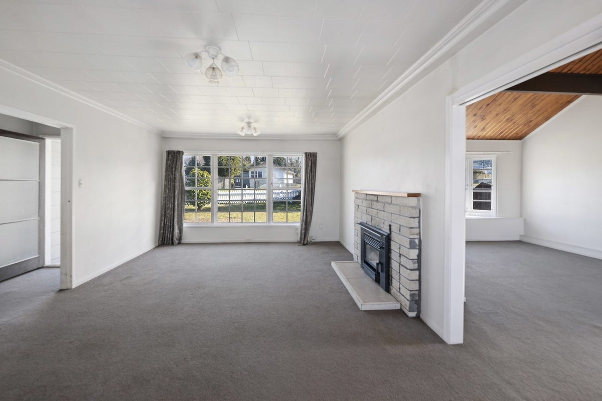 6 Alison Street, Mangakakahi, Rotorua - Carousel 2