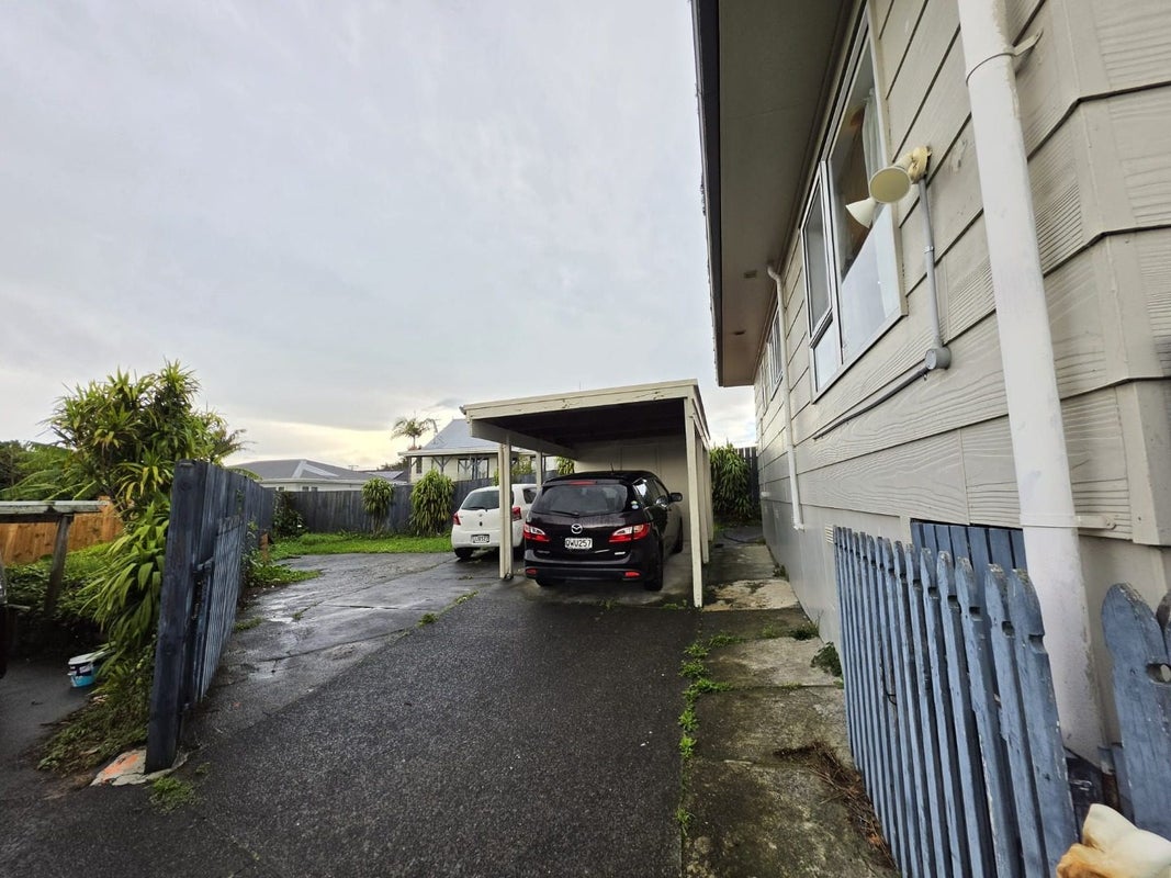 2/47 Archibald Road, Kelston, Auckland - Carousel 9