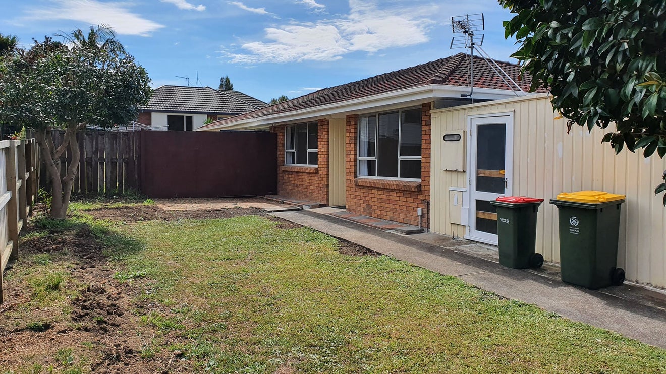 1/22 La Perouse Street, Botany Downs, Auckland - Carousel 2