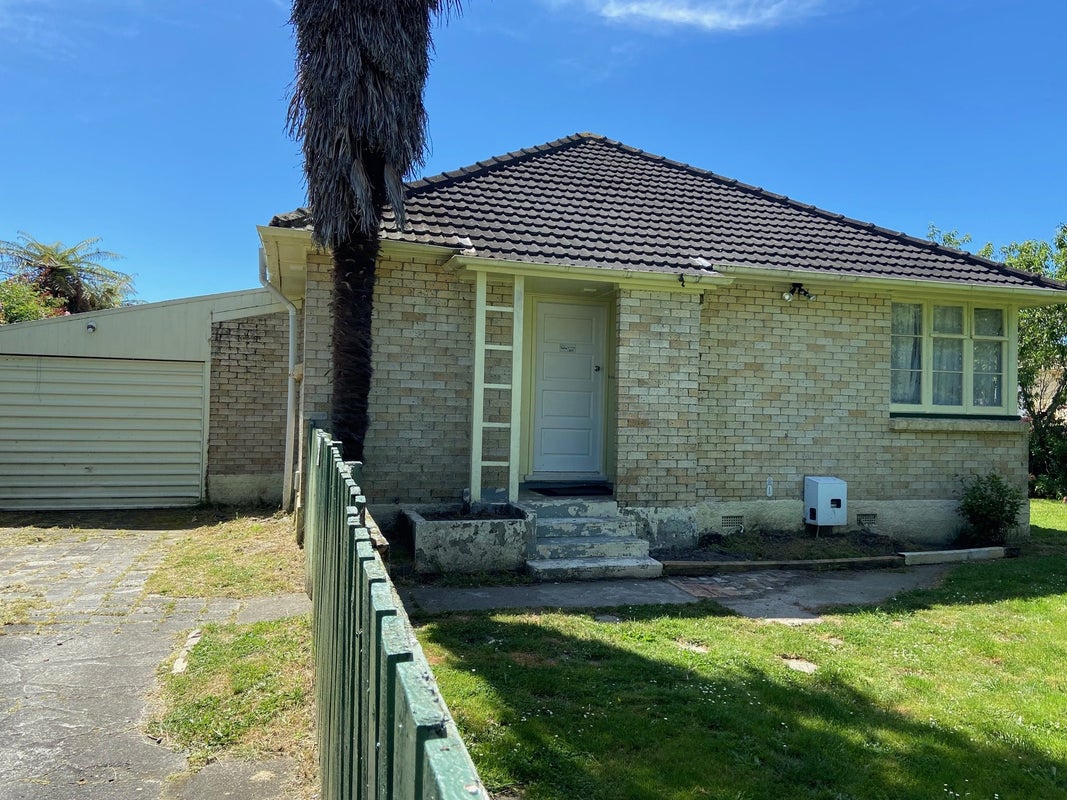 65 Holland Road, Fairfield, Hamilton - Carousel 1