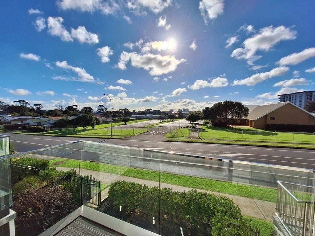 4/8 Kerrs Road, Wiri, Auckland - Carousel 2
