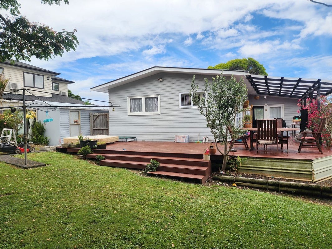3 Gregg Place, Sunnyvale, Auckland - Carousel 1