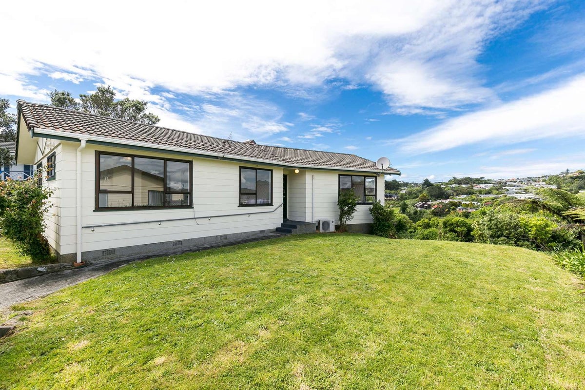36 Dominica Crescent, Grenada Village, Wellington - Carousel 1