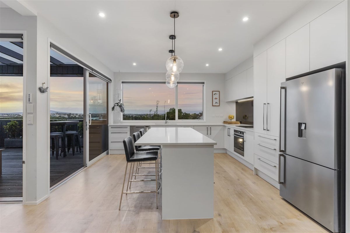 38A Exmouth Road, Northcote, Auckland - Carousel 2