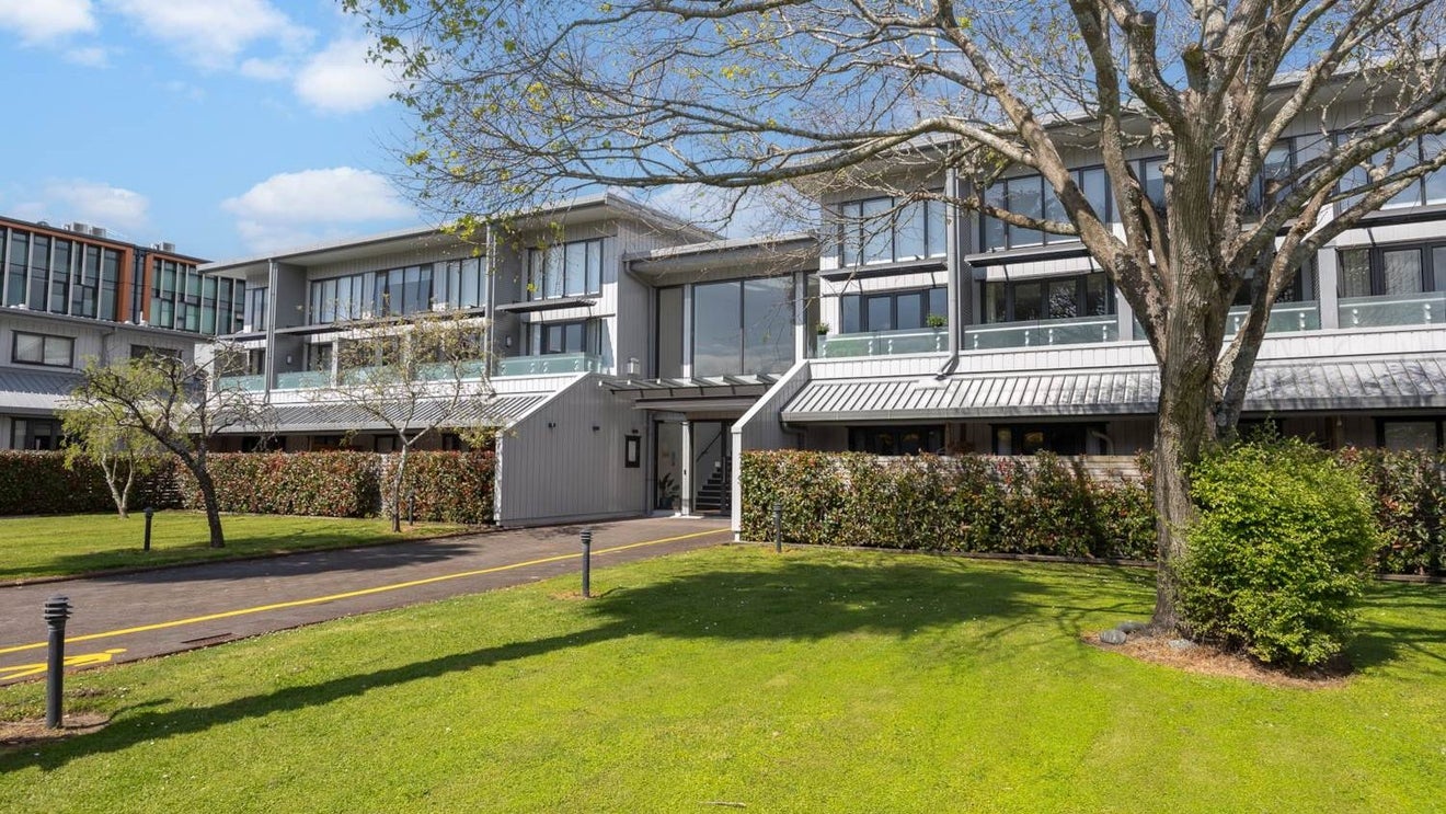 30A/30 Westward Ho, Glen Eden, Waitakere - Carousel 1