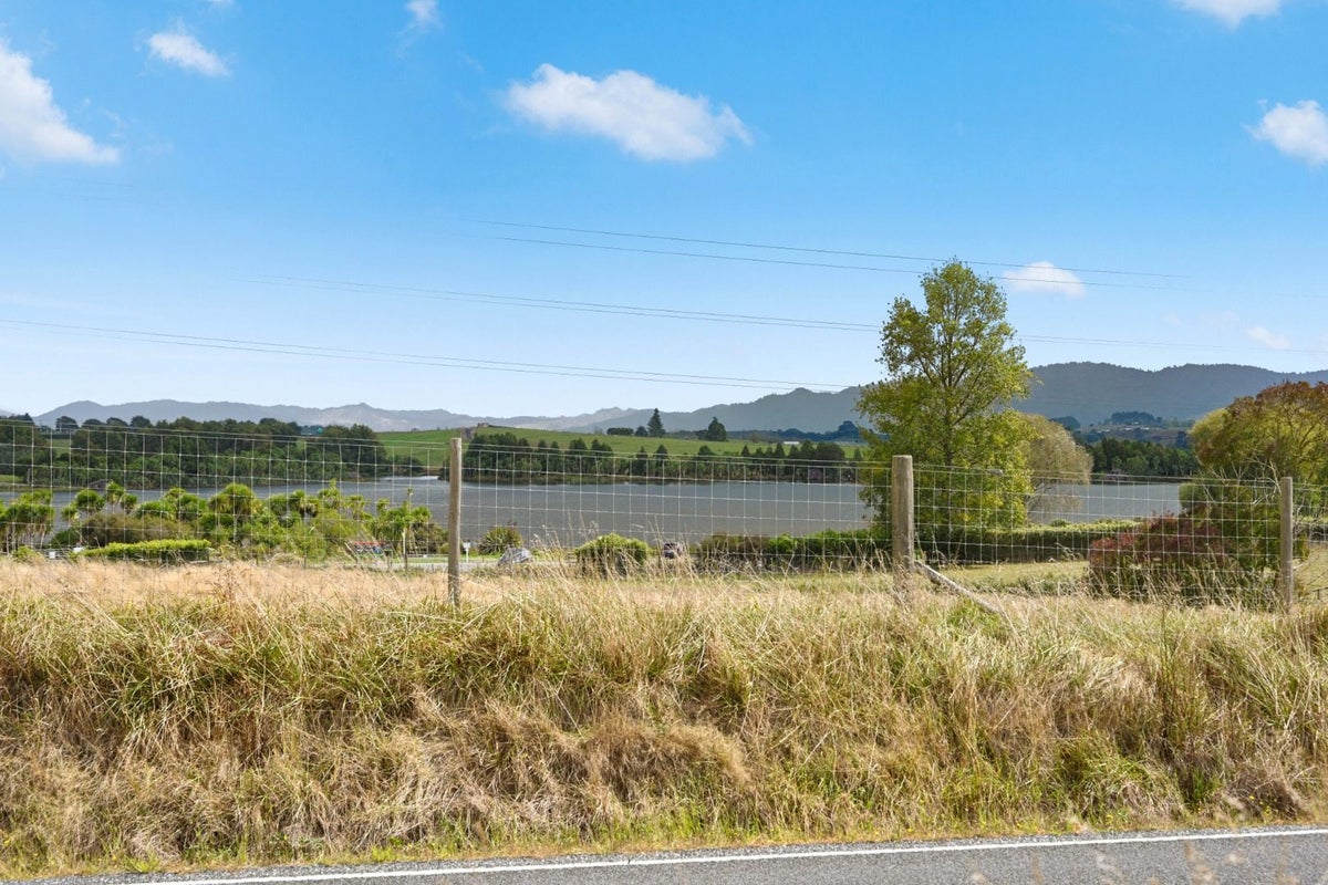 402 Lake Road, Horsham Downs, Hamilton - Carousel 21