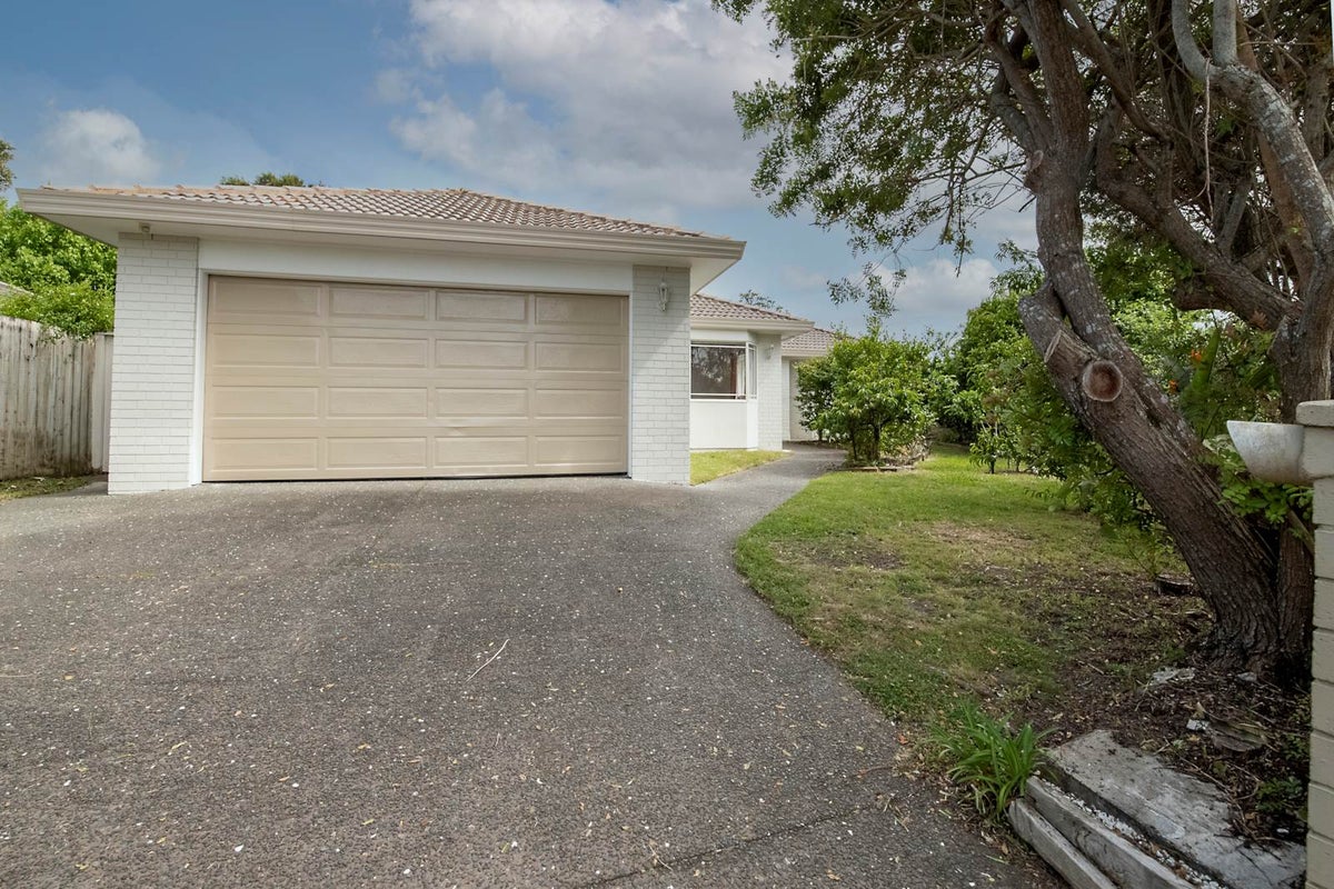 20 Judd Place, Orewa, Orewa - Carousel 1