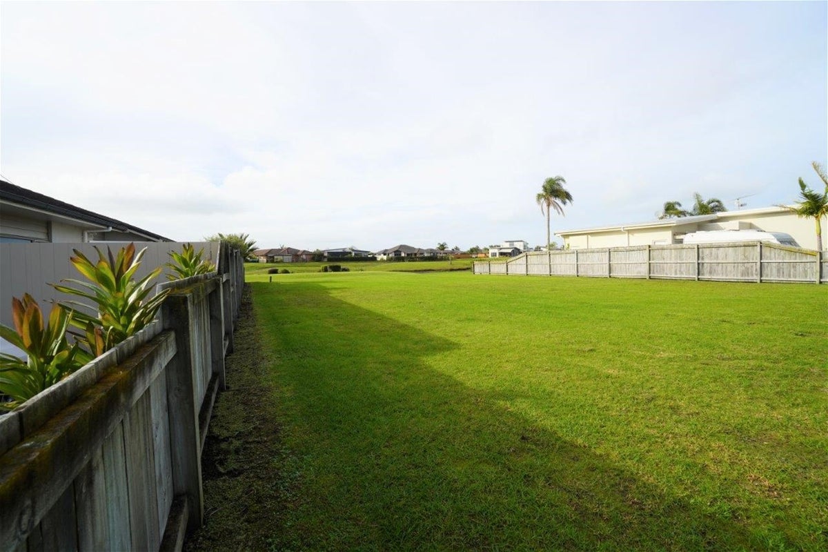 61 Barbados Way, One Tree Point - Carousel 2