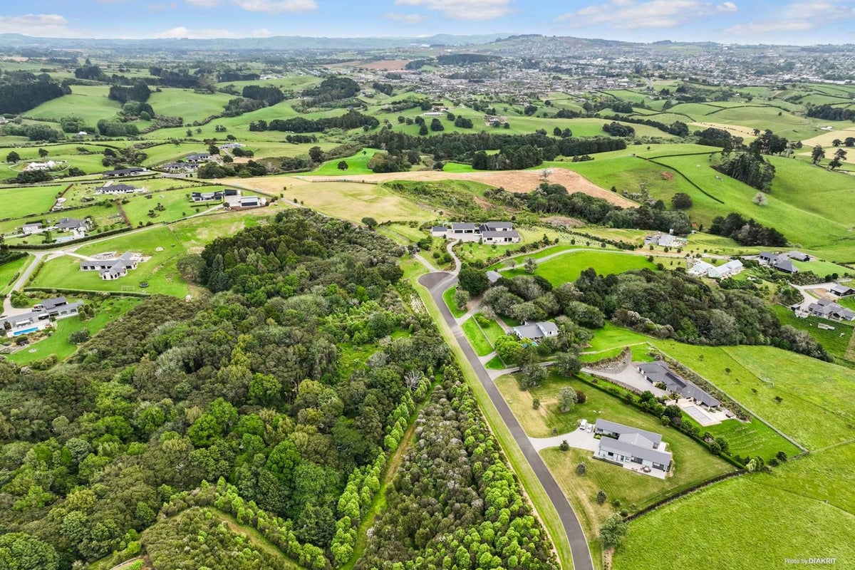 1 Donald Gavin WAY, Paerata, Pukekohe - Carousel 2