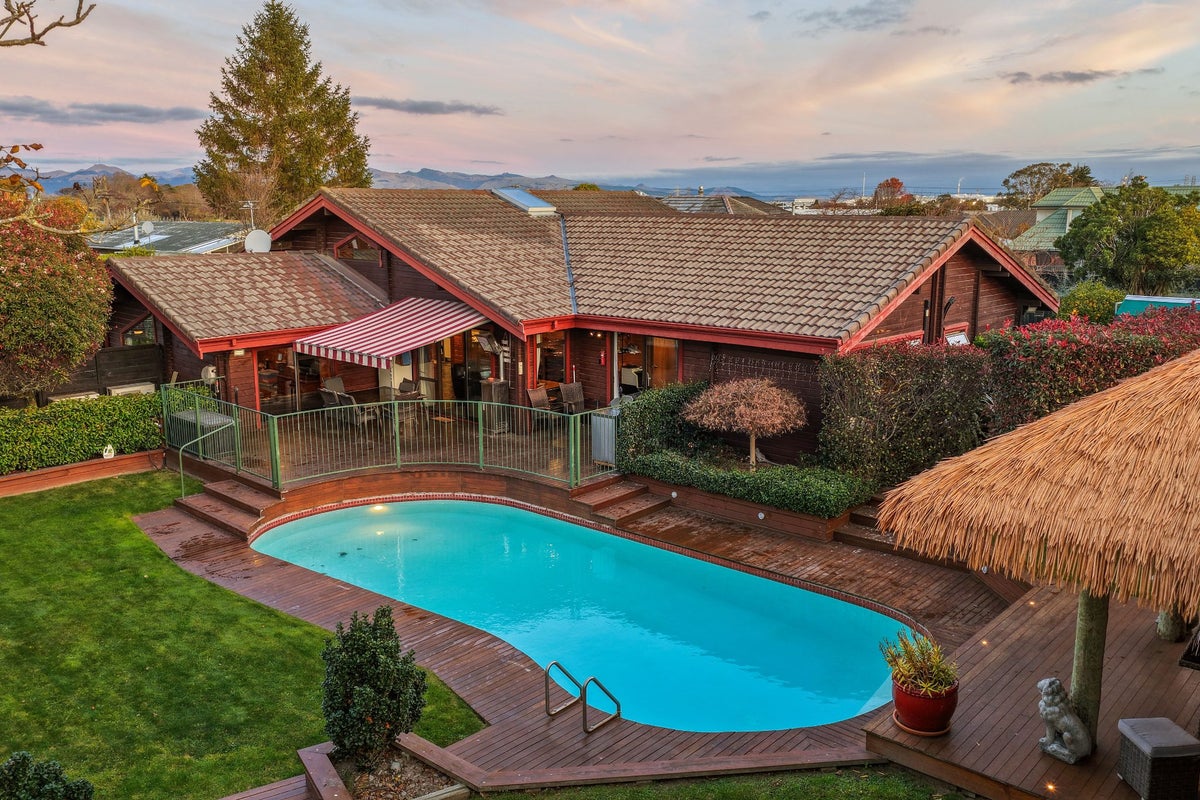 42 Steadman Road, Broomfield, Christchurch - Carousel 2