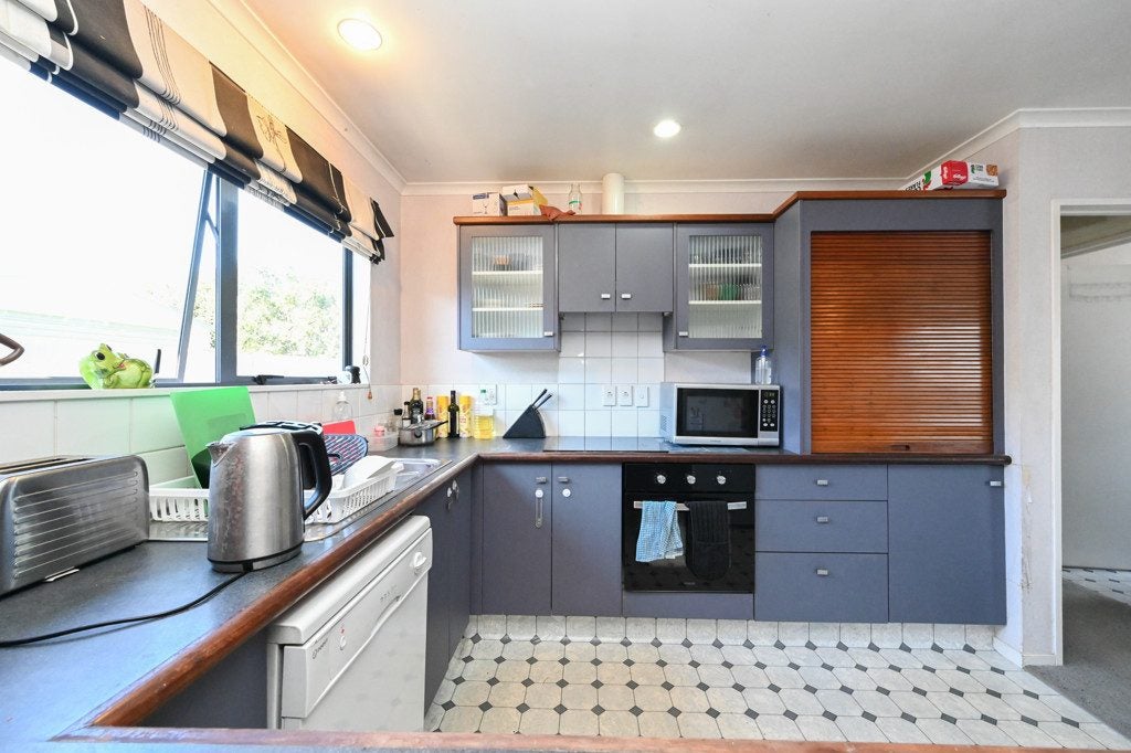 7A Ted Harpur Place, Onekawa, Napier - Carousel 2