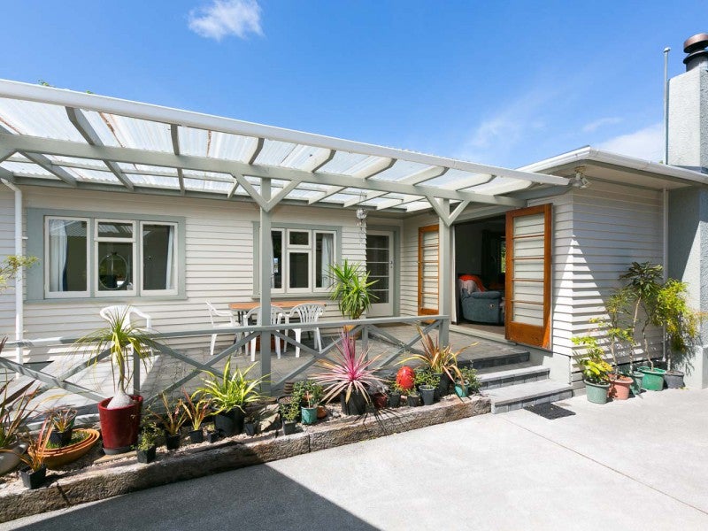 9 Fernleigh Street, Ferndale, New Plymouth - Carousel 1