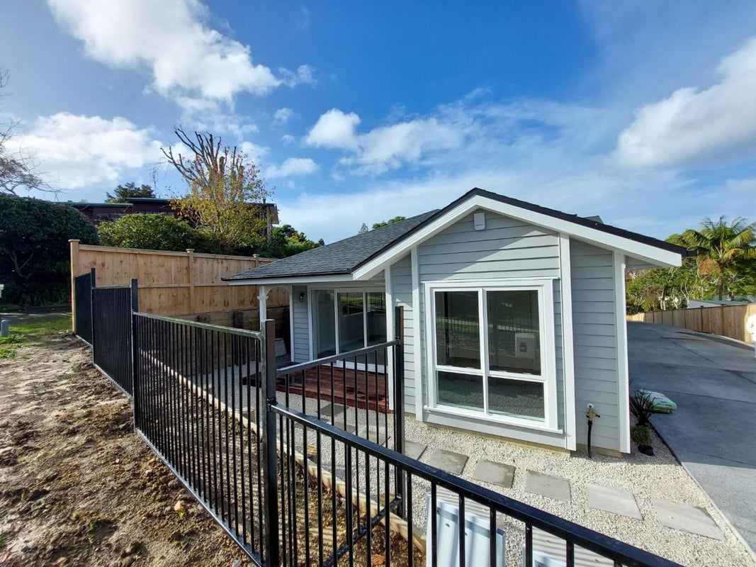 15 Helvetia Drive, Browns Bay, Auckland - Carousel 12