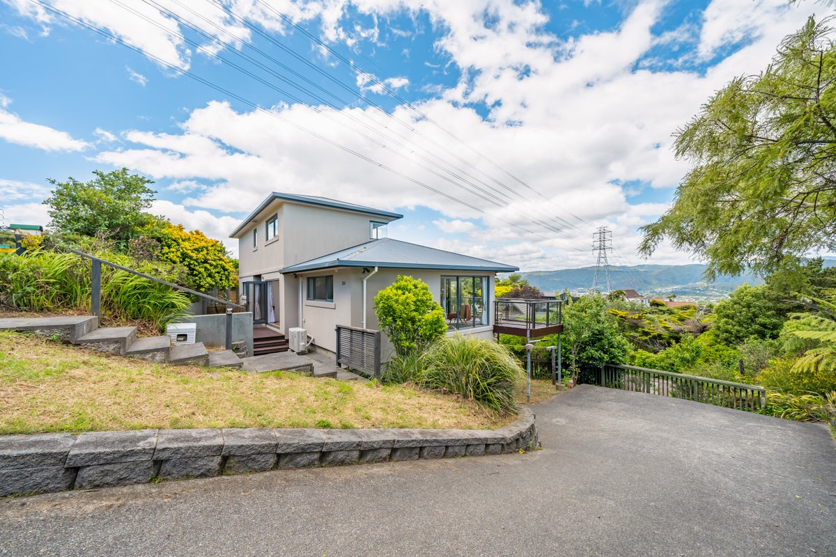 114 Tirohanga Road, Tirohanga, Lower Hutt - Carousel 2