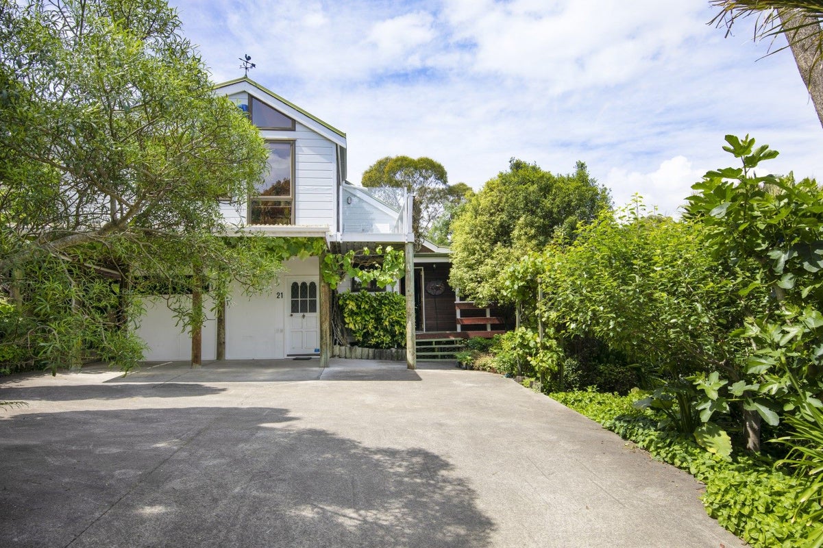 21 Burns Road, Hospital Hill, Napier - Carousel 2